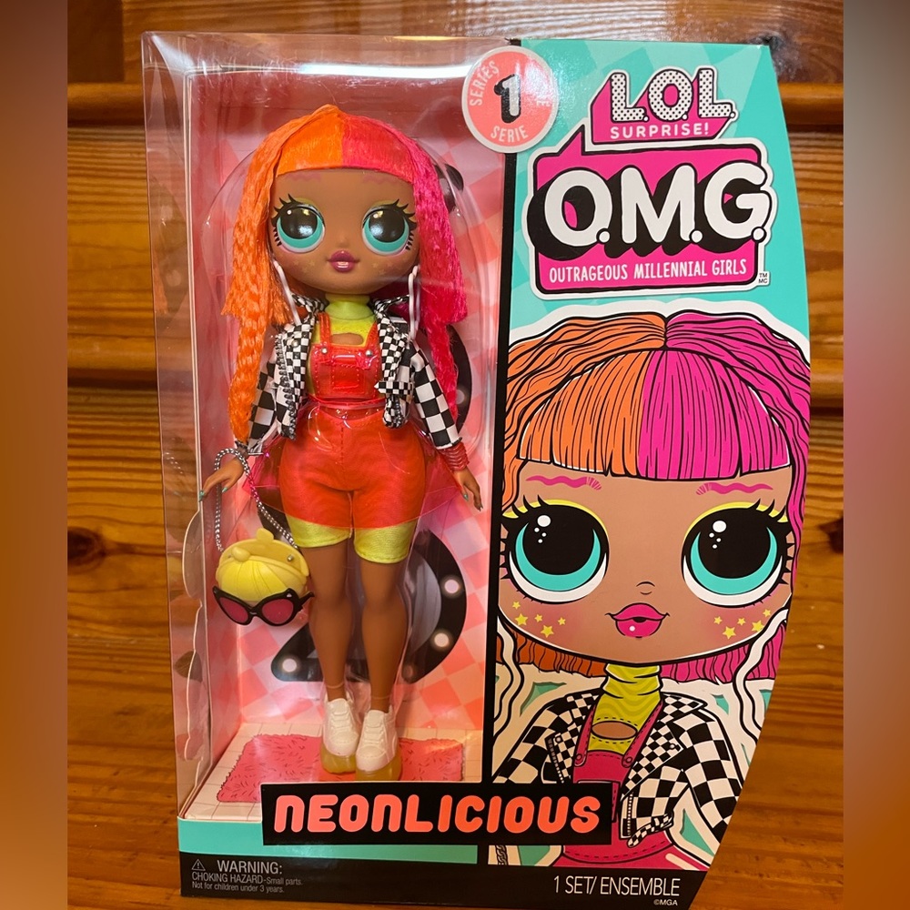 L.O.L O.M.G  neonlicious doll